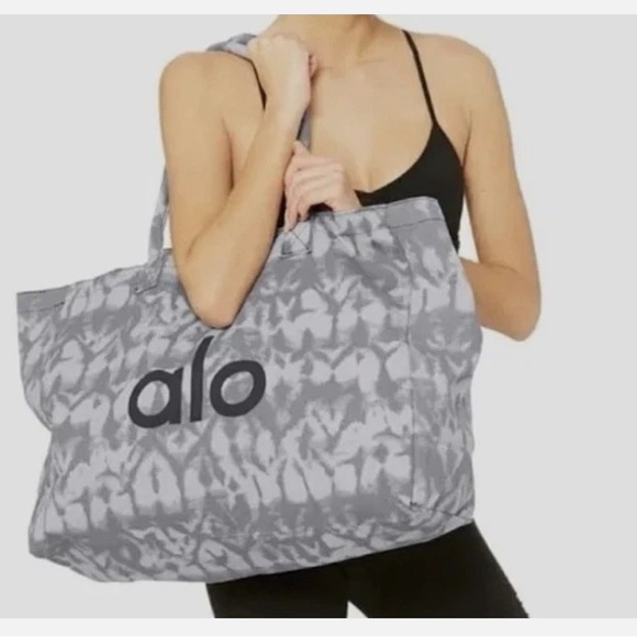 ALO Yoga Tie-Dye Gray Tote Bag - Picture 1 of 6